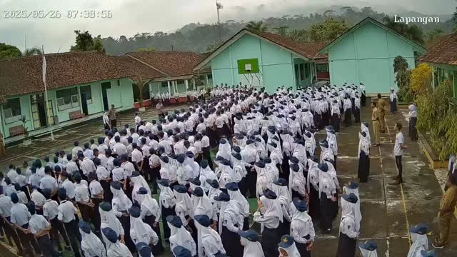 Kapolsek Bruno Pimpin Upacara di SMPN 21 Purworejo, Tekankan Keselamatan Berkendara
