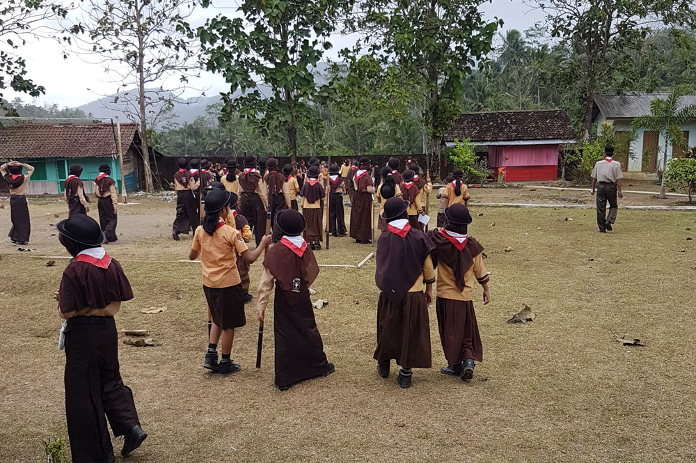 Pramuka: Menaksir Tinggi Pohon
